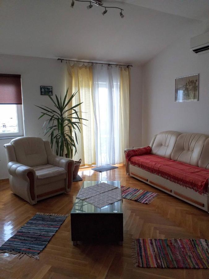 Apartments Monika โนวีวีโนดอลสกี ภายนอก รูปภาพ