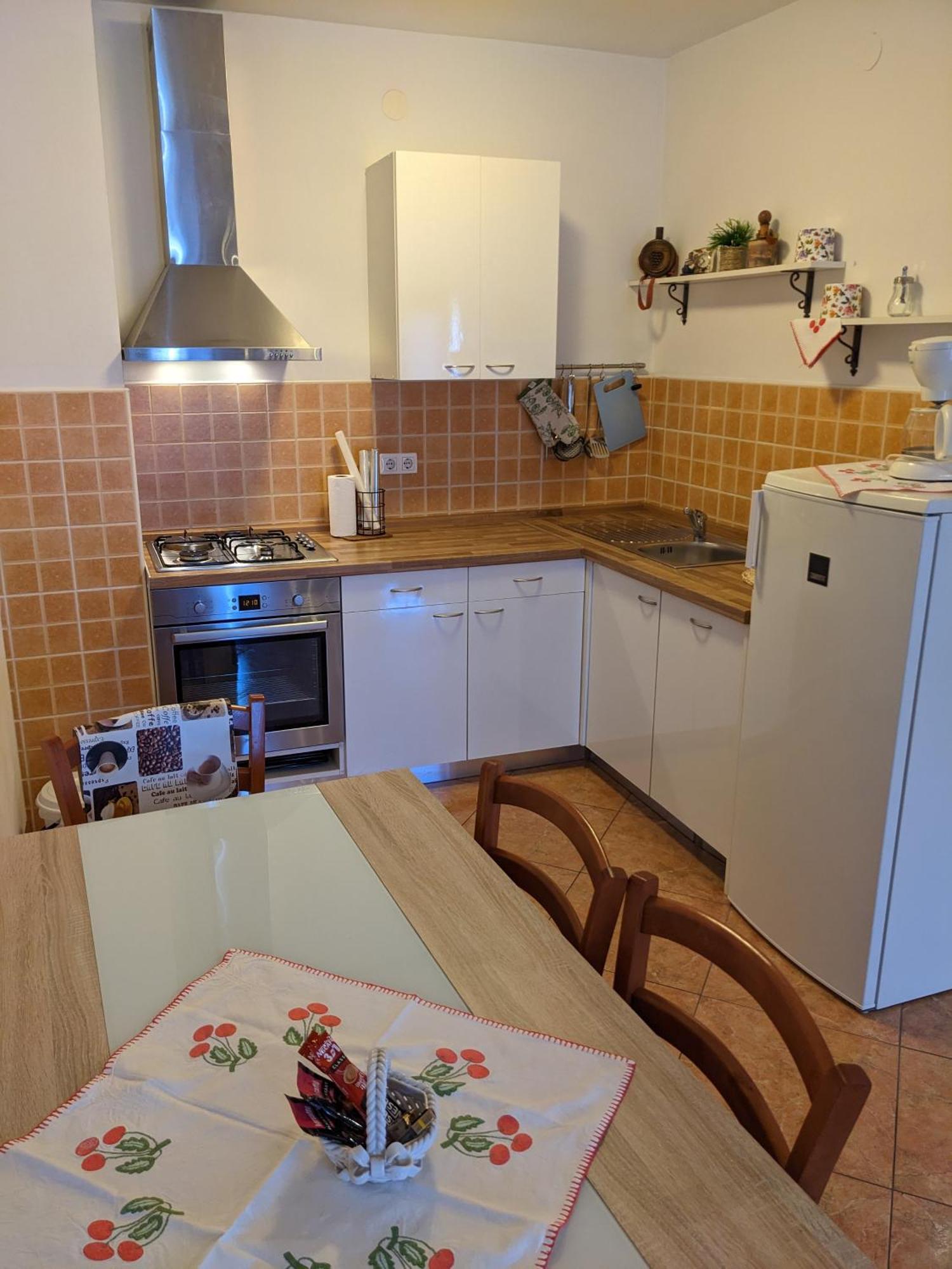 Apartments Monika โนวีวีโนดอลสกี ภายนอก รูปภาพ