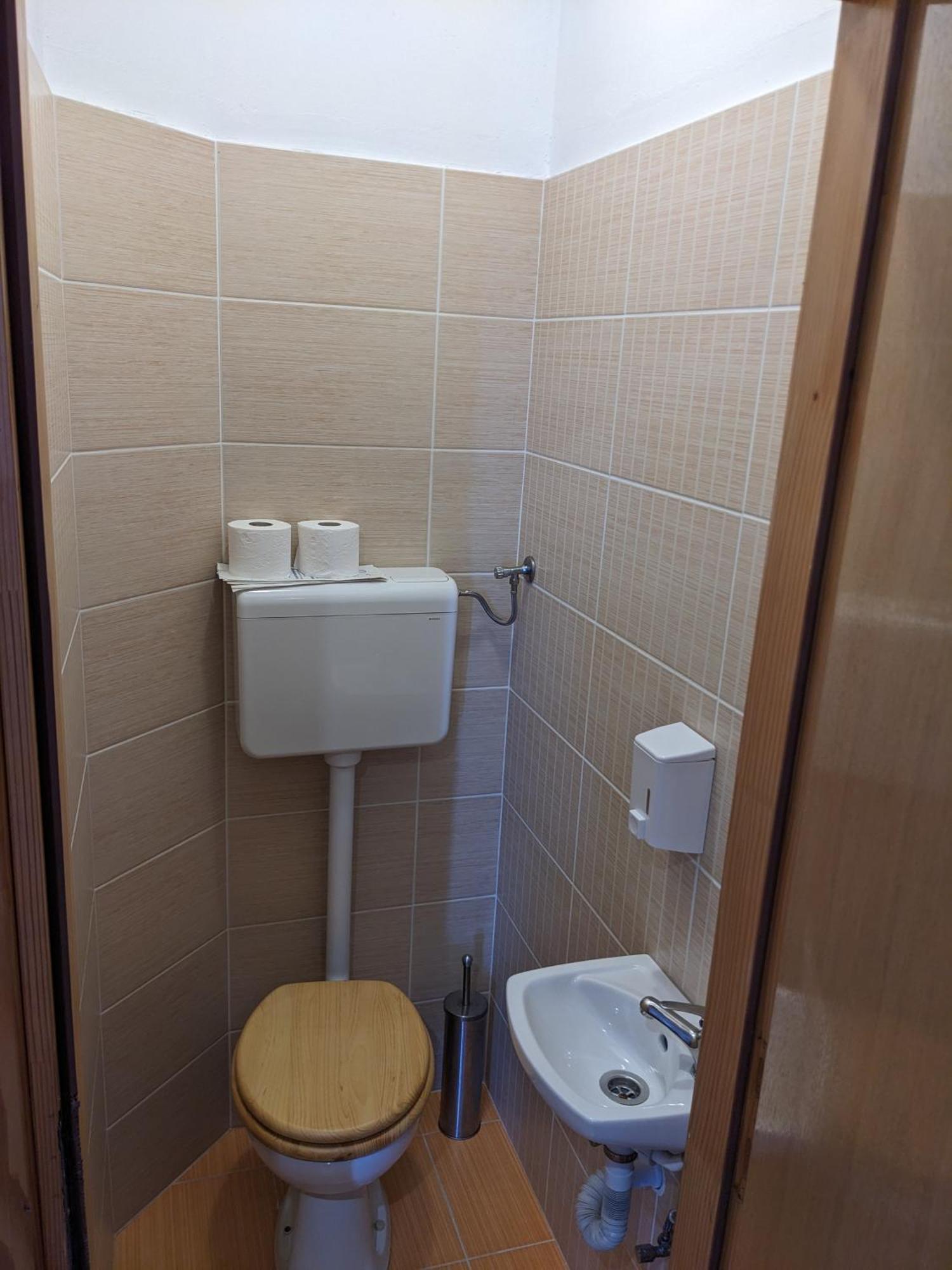 Apartments Monika โนวีวีโนดอลสกี ภายนอก รูปภาพ